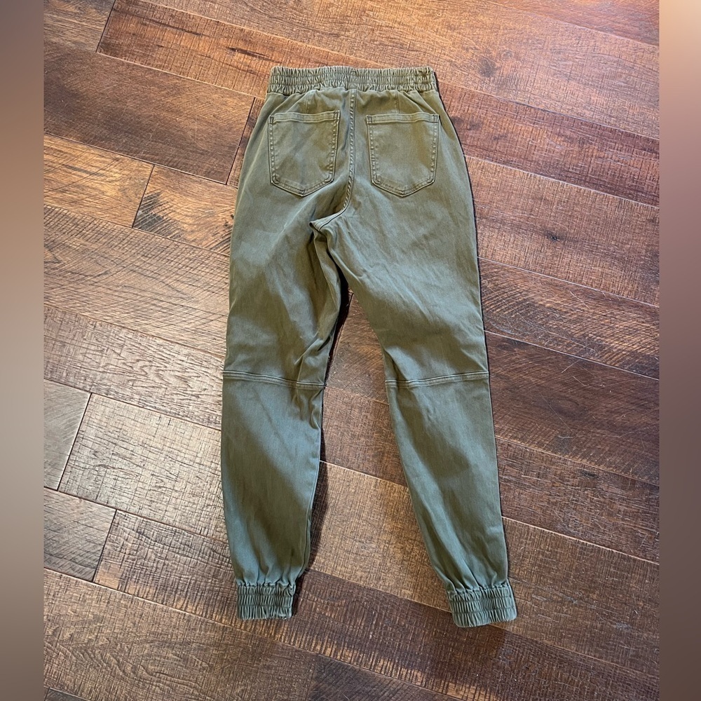 Spanx Stretch Twill Cargo Jogger Pants Washed Darkened Olive Women’s Large Sz sm - Picture 8 of 9
